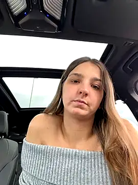 DoriDeluxe66 online show from November 8, 1:03 pm