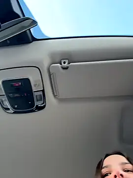 DoriDeluxe66 online show from October 31, 10:23 am