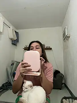 MarieLoveGlamorous online show from March 4, 1:30 pm