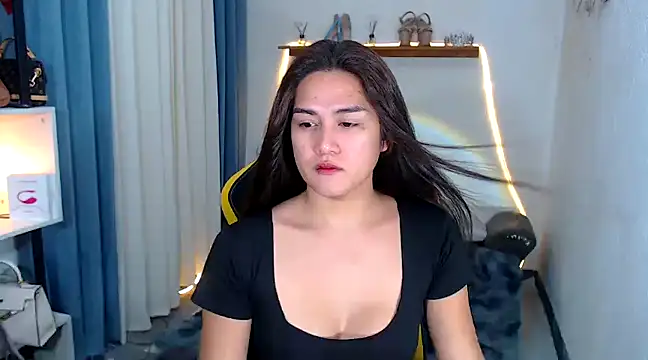 MarieLoveGlamorous online show from December 14, 1:16 pm
