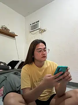 MarieLoveGlamorous online show from February 19, 2:25 pm