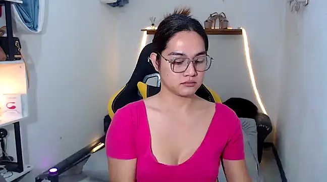 MarieLoveGlamorous online show from February 23, 9:26 pm