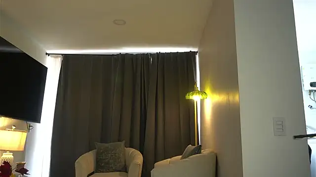 Snapshot of kendall_ruiz chatting on November 23, 2:49 pm kendall ruiz online show from November 23, 2:49 pm