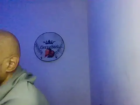 CuzzyB69 online show from November 27, 7:58 pm