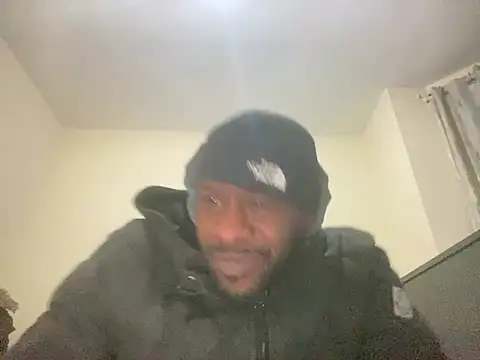 CuzzyB69 online show from March 18, 7:33 pm