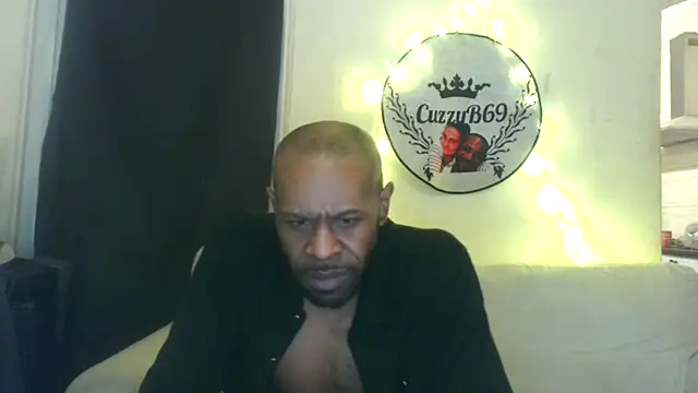 CuzzyB69 online show from April 12, 10:24 pm