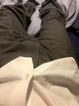 Snapshot of HunterBaby chatting on November 2, 10:48 pm HunterBaby online show from November 2, 10:48 pm