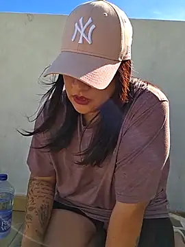 johanna974x online show from April 5, 2:57 pm