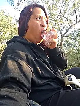 Snapshot of johanna974x chatting on January 18, 4:10 pm johanna974x online show from January 18, 4:10 pm