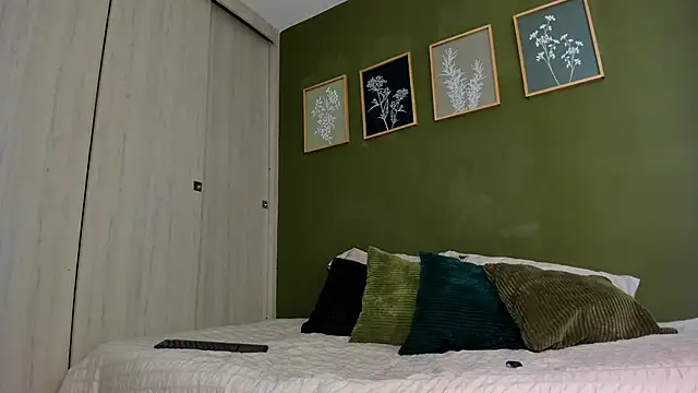 karlye 5 online show from March 19, 7:25 pm