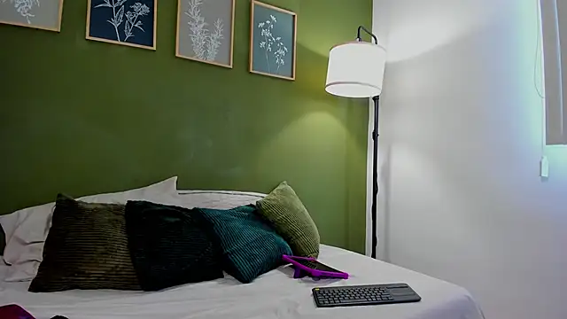 karlye 5 online show from February 16, 1:43 pm