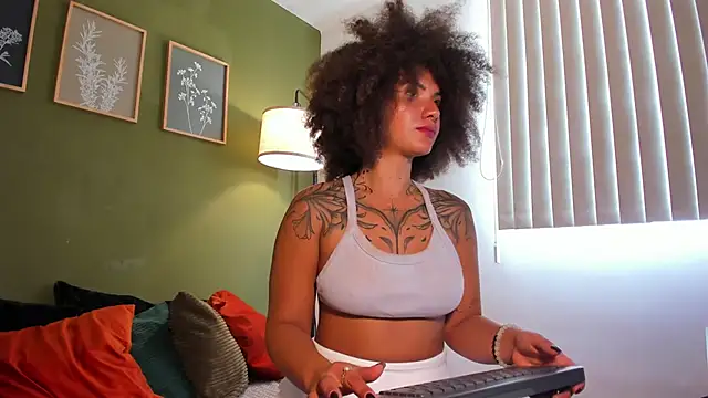 karlye 5 online show from November 12, 5:06 pm