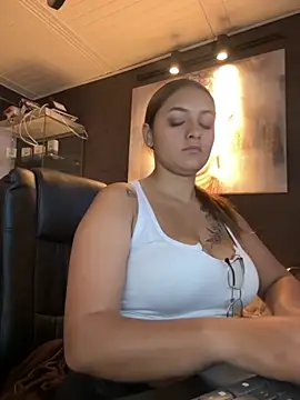 Emiily W online show from November 11, 2:12 pm