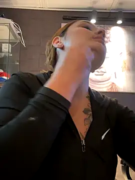 Emiily W online show from November 5, 8:12 pm