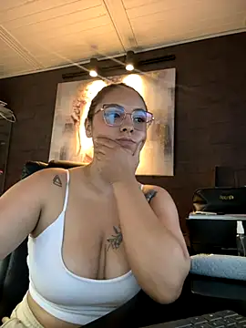 Emiily W online show from October 26, 5:57 pm