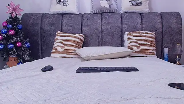 naia blessed online show from January 10, 7:09 pm