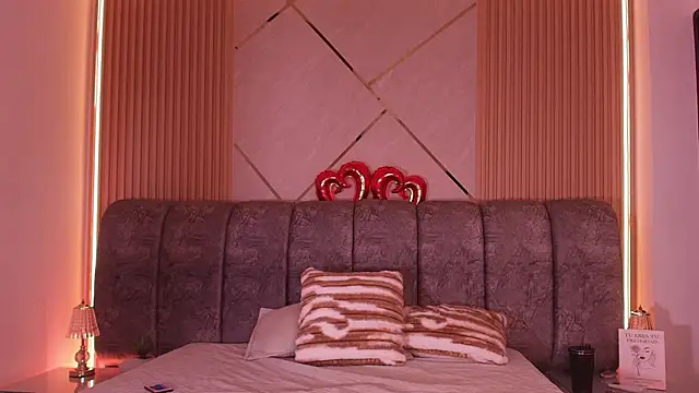 naia blessed online show from February 26, 7:14 pm