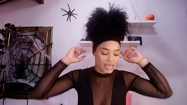 naia blessed online show from October 21, 7:13 pm