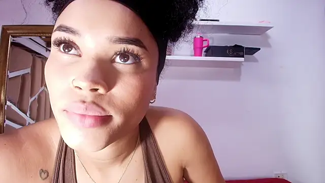 Snapshot of naia_blessed chatting on October 9, 7:14 pm naia blessed online show from October 9, 7:14 pm