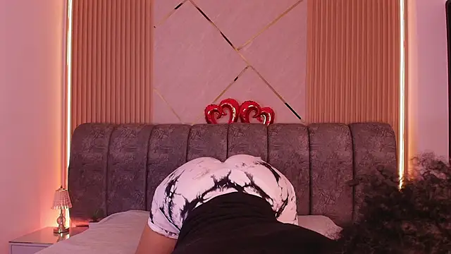 naia blessed online show from February 25, 7:14 pm