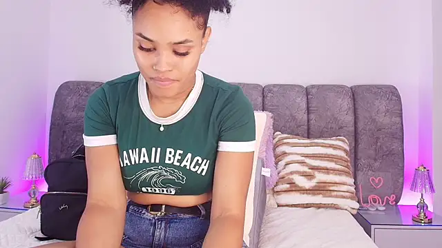 naia blessed online show from November 15, 7:07 pm