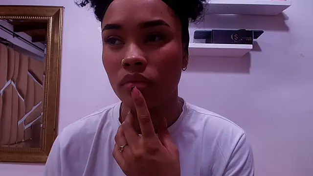 Snapshot of naia_blessed chatting on October 6, 7:14 pm naia blessed online show from October 6, 7:14 pm