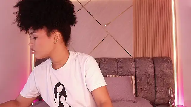 naia blessed online show from March 24, 7:14 pm