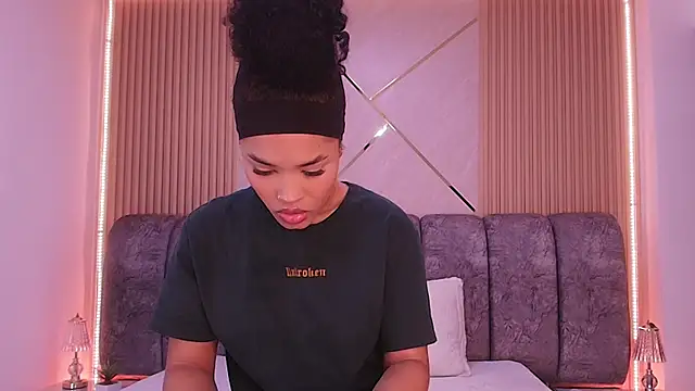 naia blessed online show from February 13, 7:14 pm