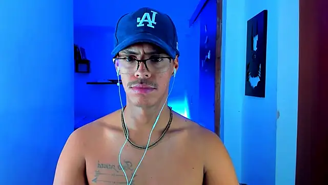 Snapshot of _John_Boy_ chatting on February 28, 12:43 am John Boy online show from February 28, 12:43 am