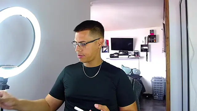  John Boy  online show from April 4, 7:09 pm