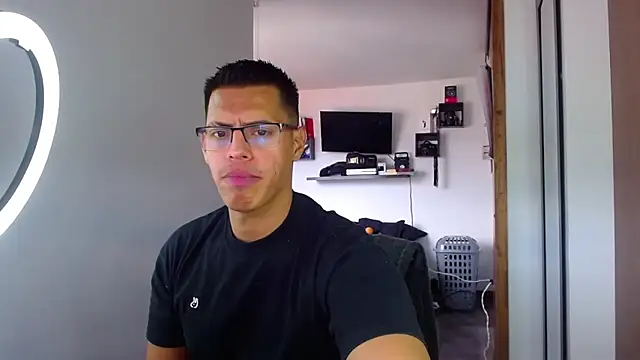  John Boy  online show from April 8, 7:15 pm