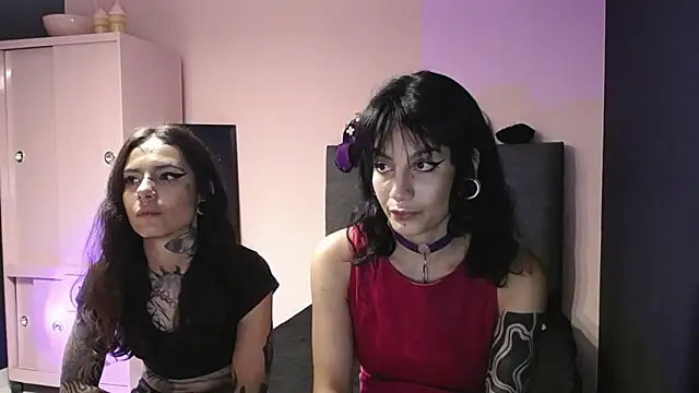 Snapshot of _onthary_6 chatting on February 7, 7:07 am onthary 6 online show from February 7, 7:07 am
