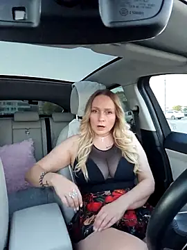 Snapshot of Bondgirl_013 chatting on October 29, 2:16 pm Bondgirl 013 online show from October 29, 2:16 pm