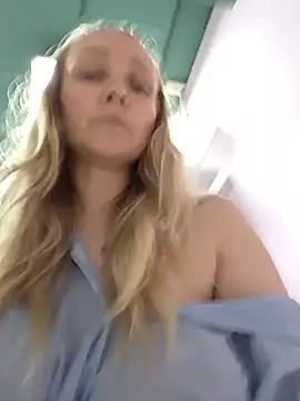 Bondgirl 013 online show from June 26, 9:42 pm