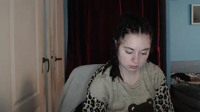 Snapshot of ryhhnnagold99 chatting on December 16, 1:15 pm ryhhnnagold99 online show from December 16, 1:15 pm