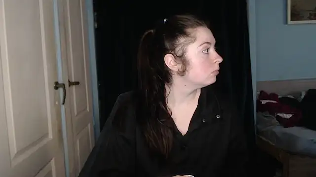 Snapshot of ryhhnnagold99 chatting on February 12, 6:02 am ryhhnnagold99 online show from February 12, 6:02 am