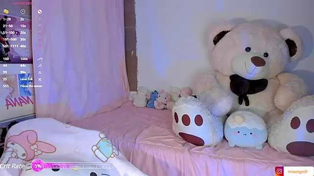 Snapshot of mia_angel_ chatting on January 22, 11:32 pm mia angel online show from January 22, 11:32 pm