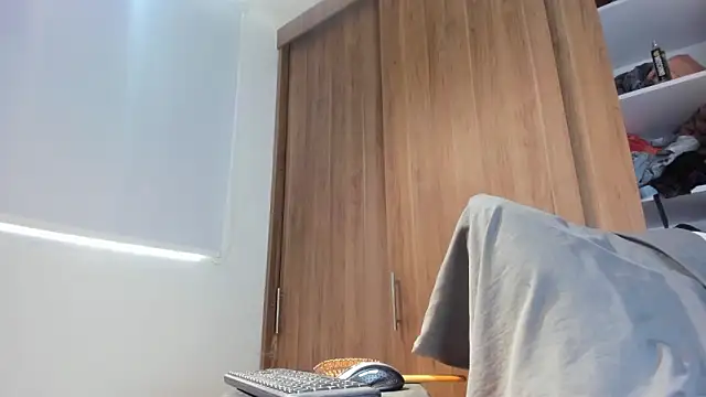 my lovely mia online show from November 12, 7:18 pm