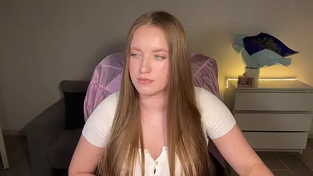 Snapshot of EvaMaddison chatting on July 15, 8:38 pm EvaMaddison online show from July 15, 8:38 pm