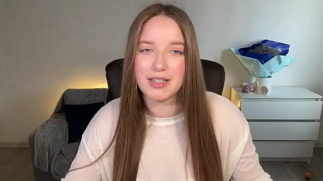 EvaMaddison online show from March 28, 8:04 am