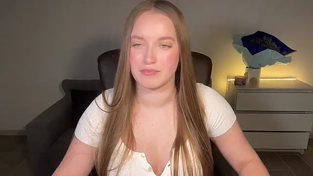 Snapshot of EvaMaddison chatting on June 23, 8:07 pm EvaMaddison online show from June 23, 8:07 pm