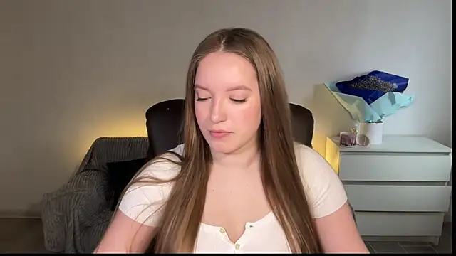 EvaMaddison online show from April 9, 7:25 am