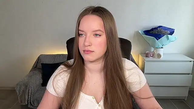 EvaMaddison online show from April 3, 7:26 am