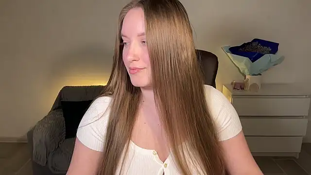 EvaMaddison online show from March 27, 5:47 pm