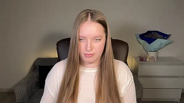 EvaMaddison online show from March 7, 6:24 pm