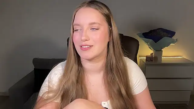 EvaMaddison online show from June 4, 7:51 pm