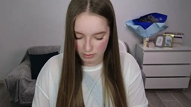 EvaMaddison online show from December 17, 8:36 pm