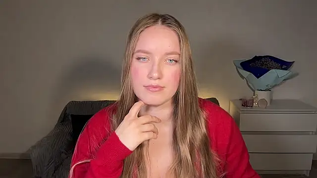 EvaMaddison online show from March 6, 5:52 pm