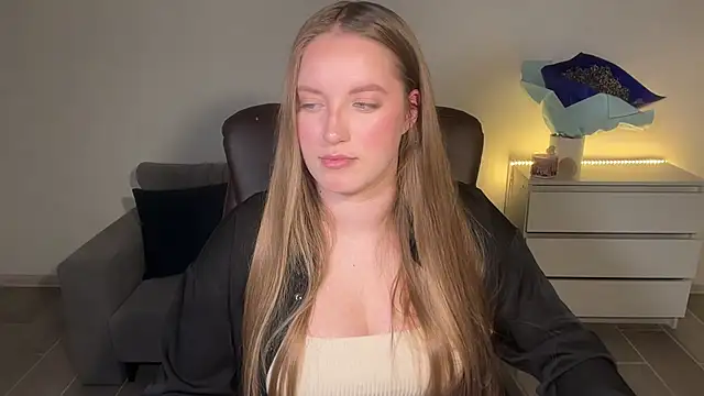 Snapshot of EvaMaddison chatting on June 28, 9:21 pm EvaMaddison online show from June 28, 9:21 pm