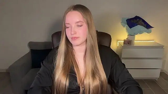Snapshot of EvaMaddison chatting on July 20, 10:56 pm EvaMaddison online show from July 20, 10:56 pm